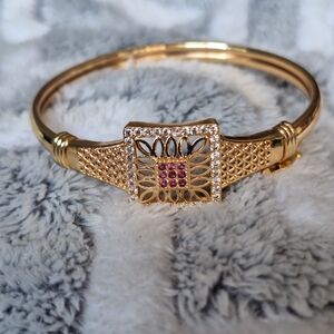 Elegant Gold and Ruby Bracelet